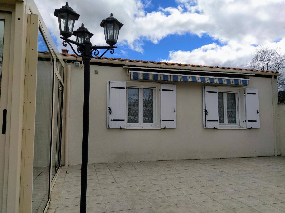 Maison Plain Pied Avec Jardin, Terrasse Et Veranda Cognac Buitenkant foto